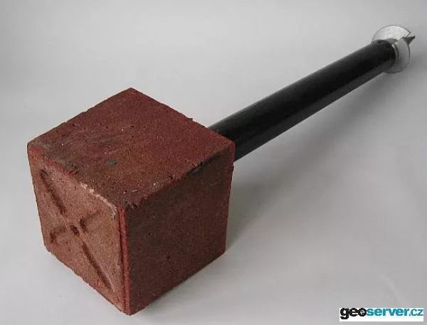 Závrtný mezník 12 x 12 x 12